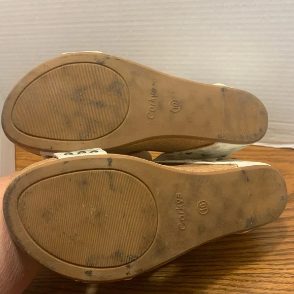 White and Silver boutique, by Corkys Wedge Sandals Size10 Comfortable cork wedge - Picture 9 of 10